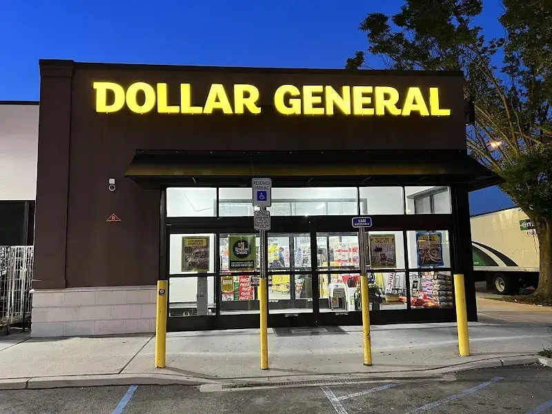 Dollar General in Newark, NJ